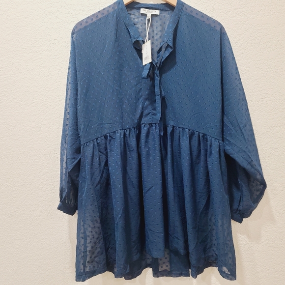 Free generation Los Angeles Top - Picture 2 of 6